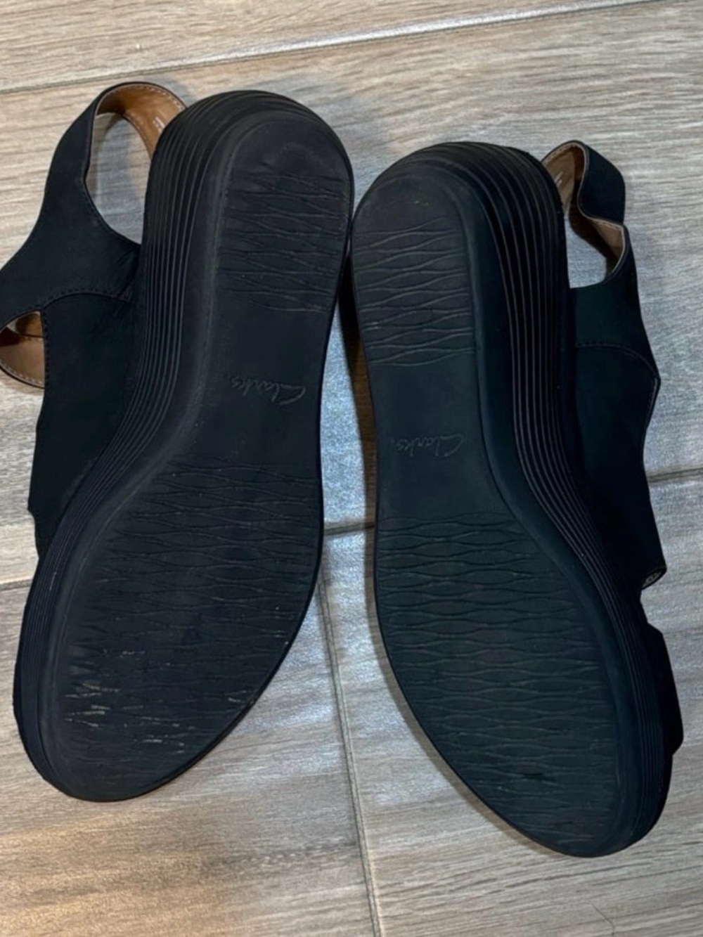 Clarks Women's Black hook-and-loop fastener strap Sandals View 4